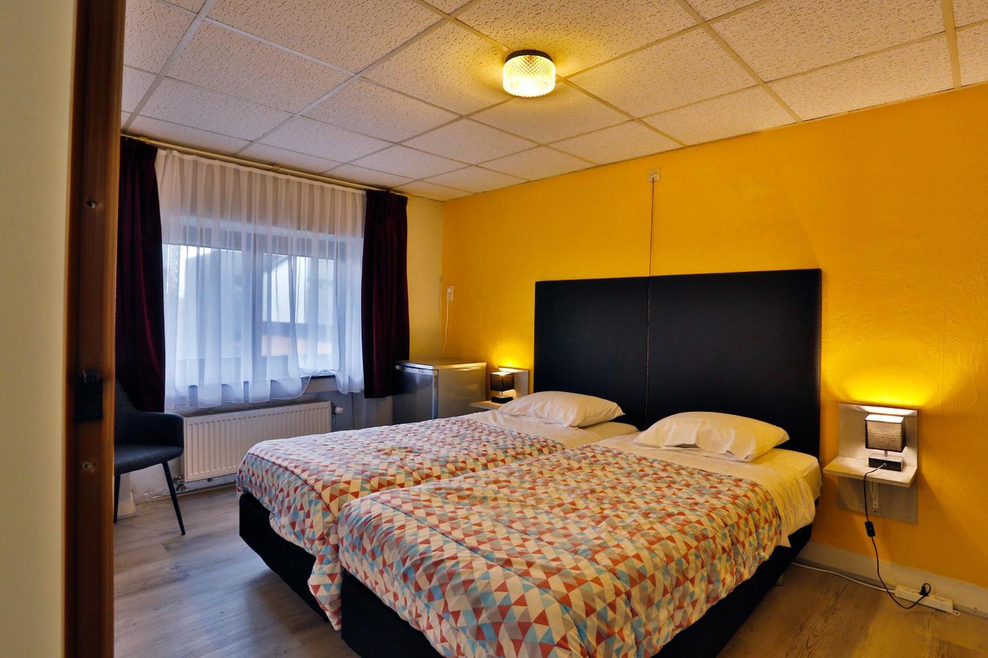 Chez Phil Hotel Robertville Bagian luar foto