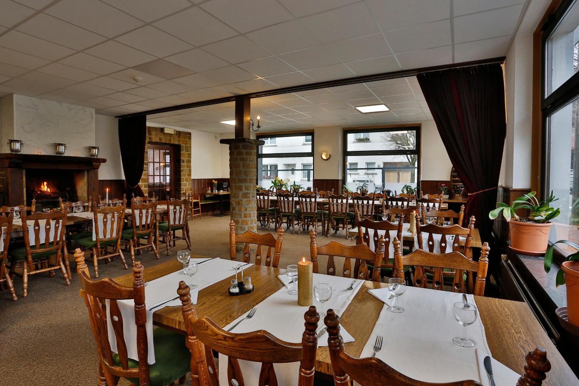 Chez Phil Hotel Robertville Bagian luar foto