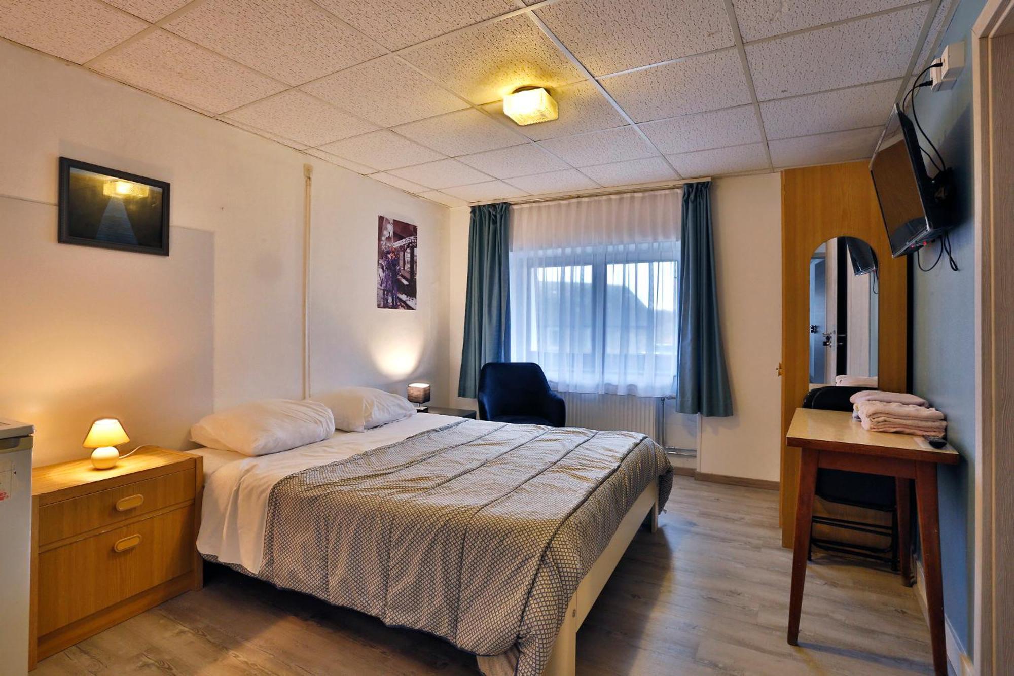 Chez Phil Hotel Robertville Bagian luar foto