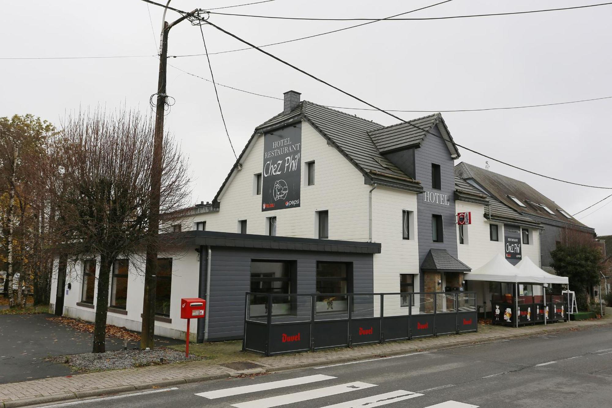 Chez Phil Hotel Robertville Bagian luar foto