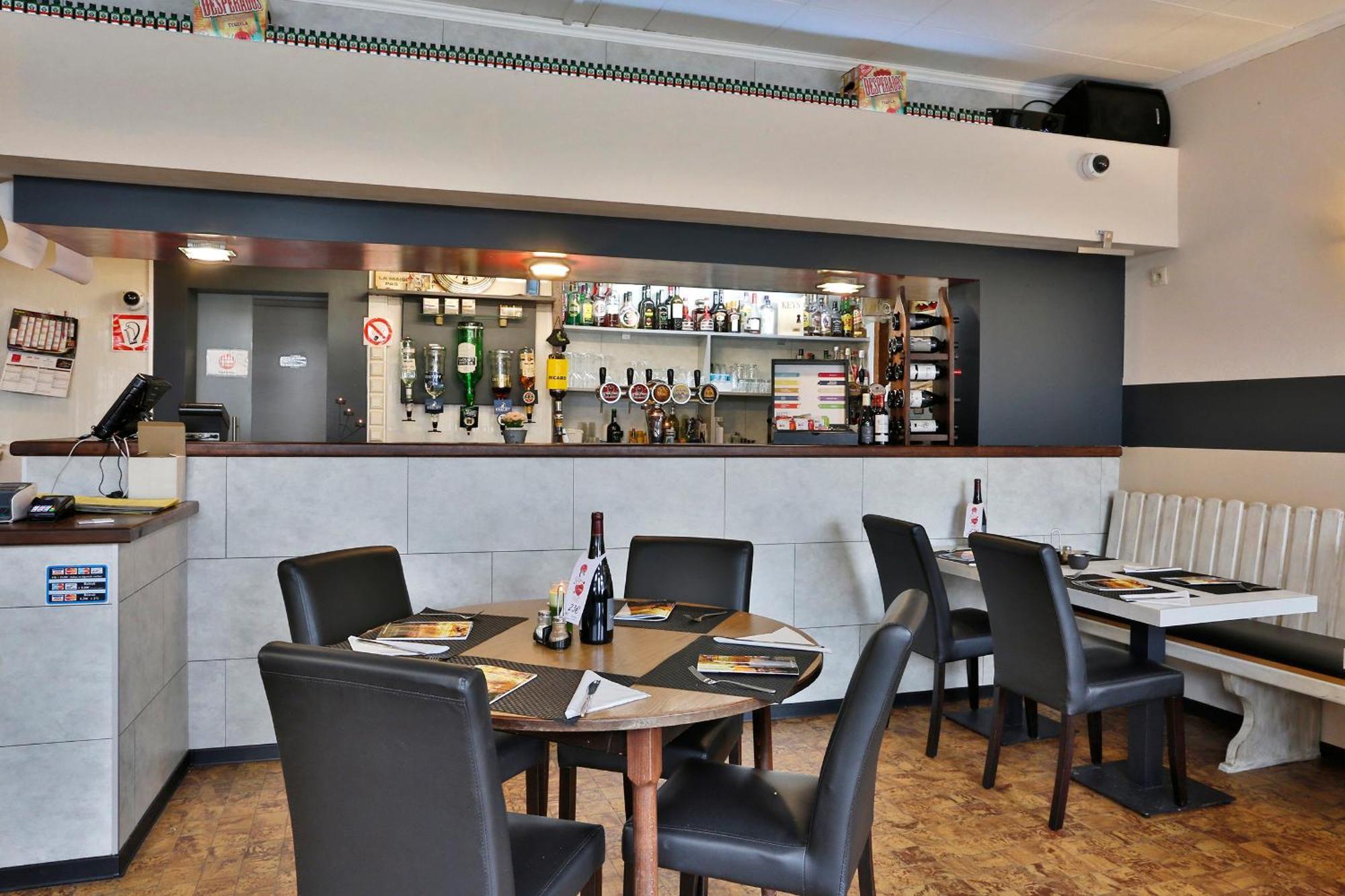 Chez Phil Hotel Robertville Bagian luar foto
