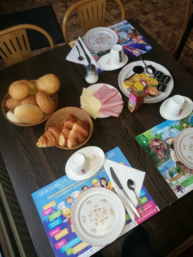 Chez Phil Hotel Robertville Bagian luar foto